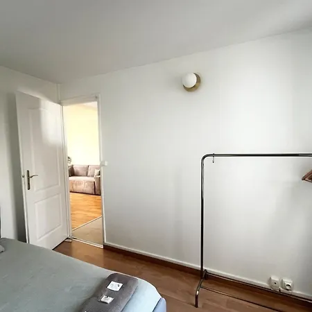 Casa vacanze Canal Saint-martin 10th Bright & Peaceful By Meyagency Parigi
